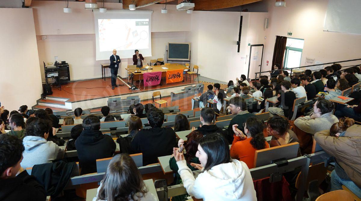 Legalità e lotta alla criminalità: oltre 100 studenti di Rimini a confronto con esperti -
