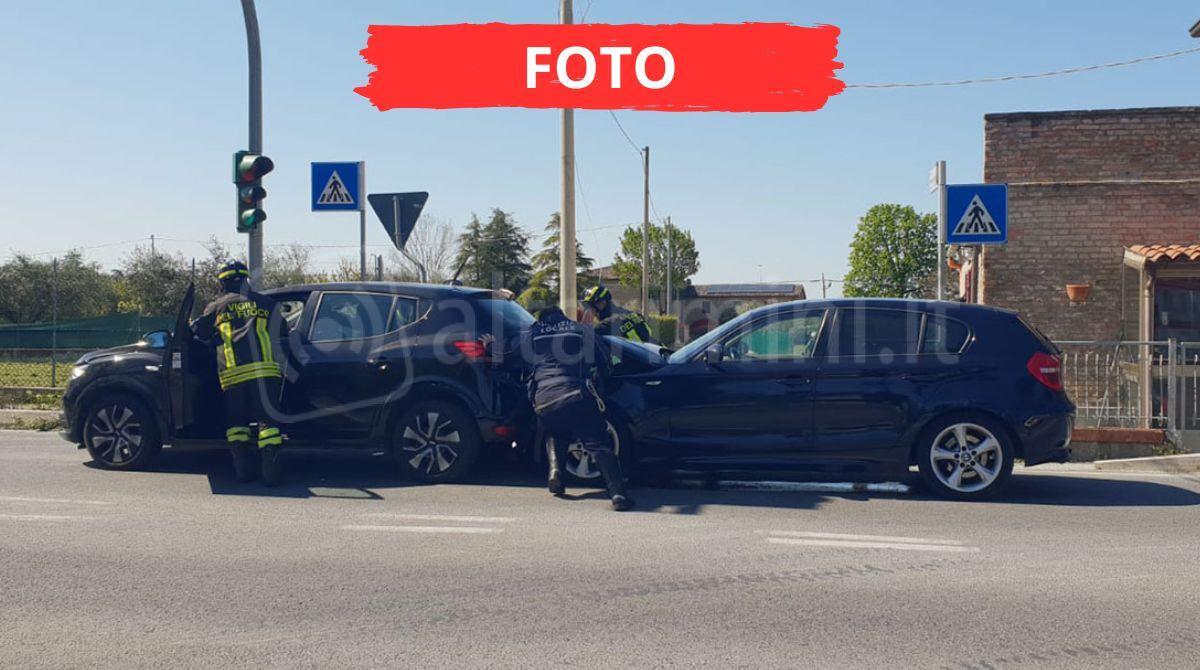 Violento tamponamento sulla Marecchiese, ferita donna alla guida -