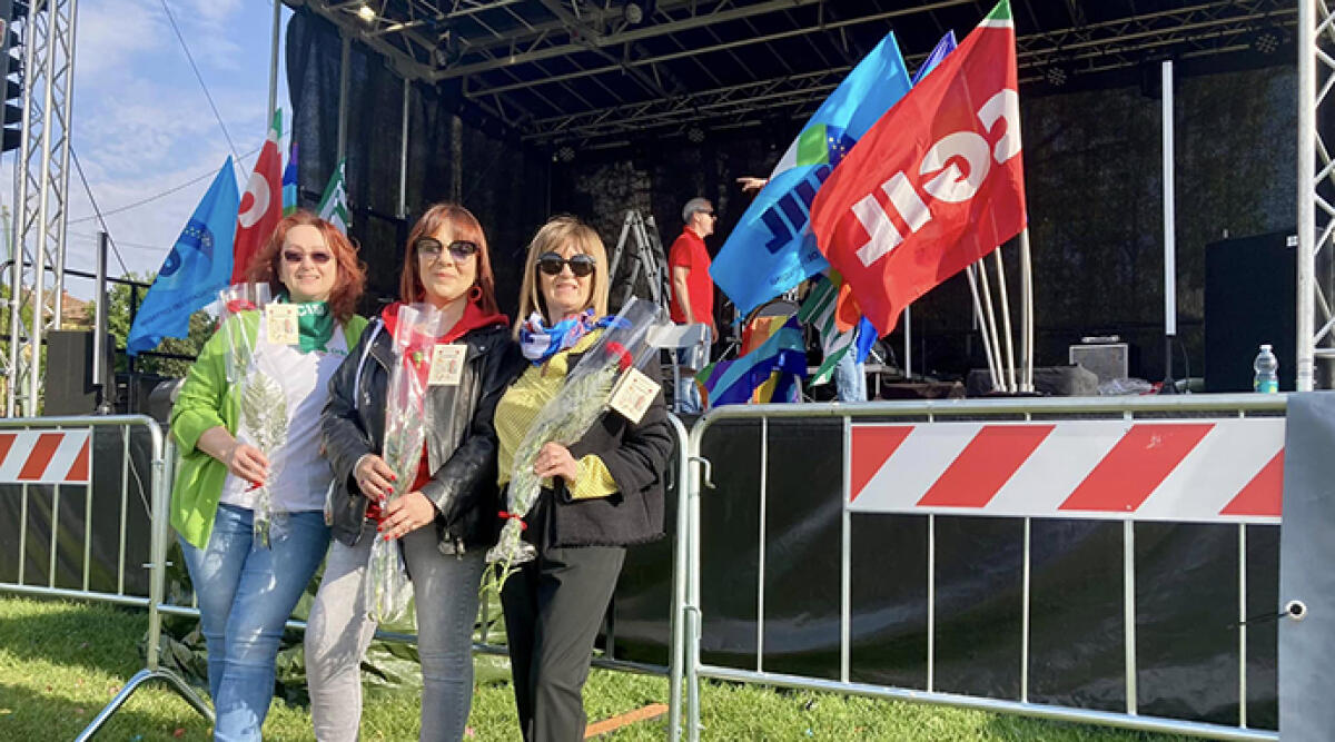 Rimini celebra il Primo Maggio, dal Parco Marecchia al Ponte di Tiberio: "Uniti per un lavoro sicuro" - Nella foto le tre Segretarie di Cgil Cisl Uil