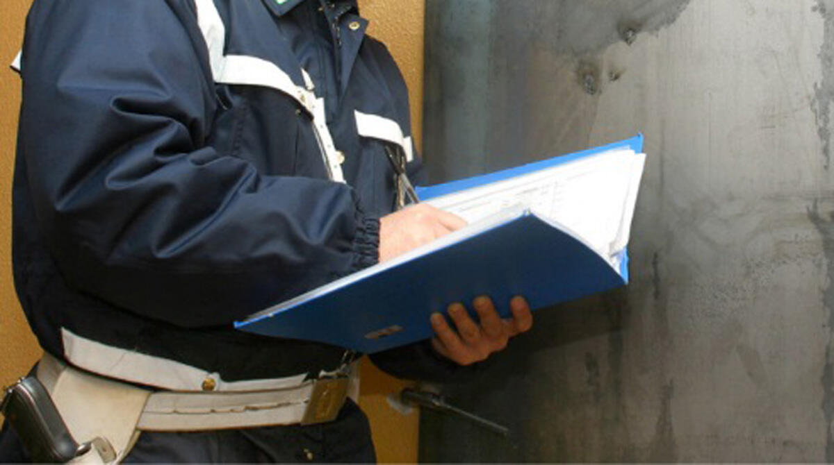 Soldi per evitare controlli: agente di Polizia Locale patteggia. Tra le pene la perdita del lavoro - REPERTORIO
