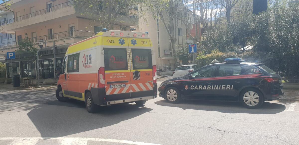 Rimini, scoppia rissa in pieno giorno: un ferito -