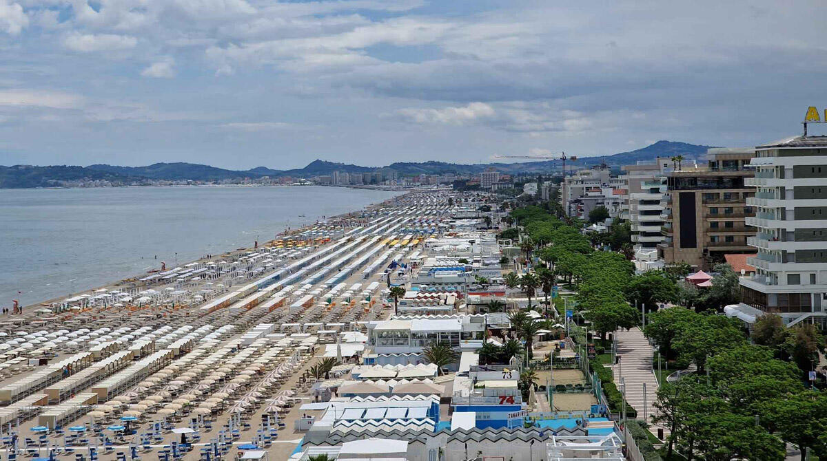 Allarme alloggi per lavoratori stagionali, Riccione chiama gli albergatori: “Servono camere a costi contenuti” - 