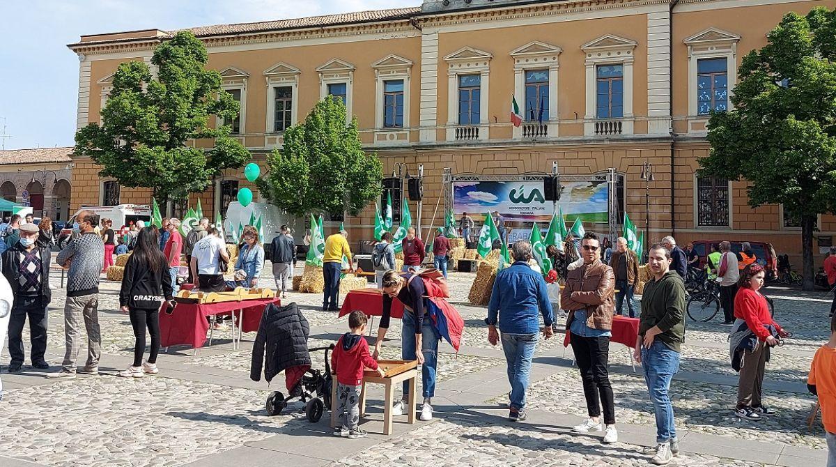 Primo Maggio a Santarcangelo: agricoltori in piazza per lavoro, ambiente e pace - 