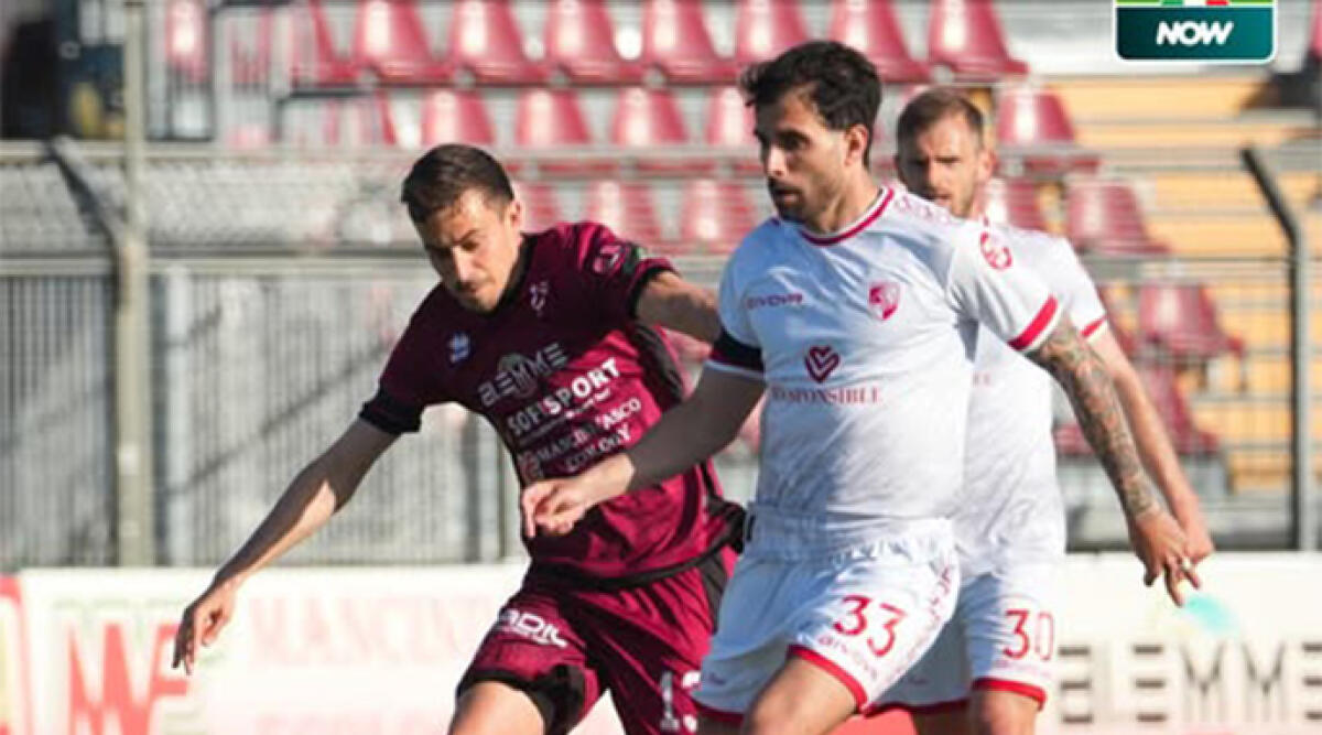 Rimini con la testa ai playoff: il Pontedera passa 3-0 - Langella in azione PH RIMINI CALCIO