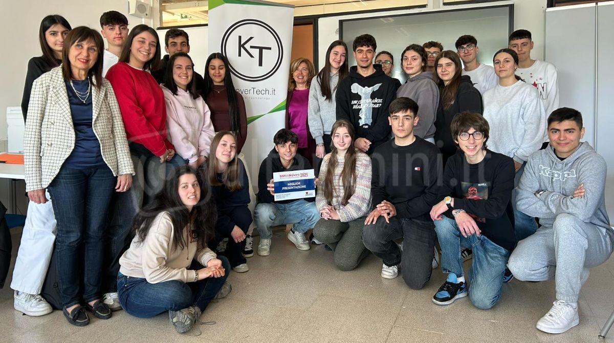 ISISS Einaudi Molari premiato a Simulinfiera: la 3H vince per la miglior presentazione video -