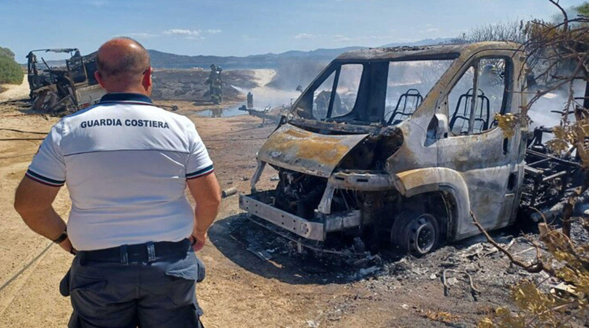 Camper in fiamme in Sardegna, padre accusato per la morte del figlio - Foto Ansa