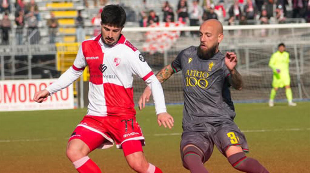 Rimini, dopo lo champagne c'è il pari con il Campobasso (1-1) - Cioffi, il migliore con Vitali, in azione PH RIMINI CALCIO
