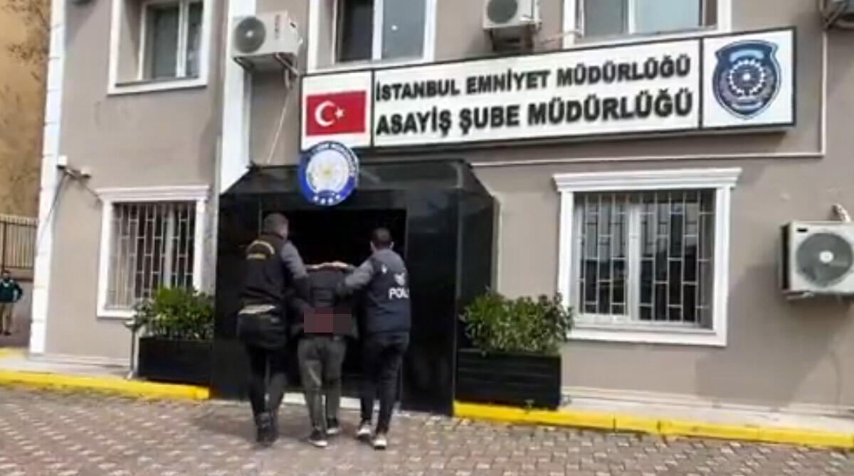 Vandalismo sulla tomba del figlio dello chef Minguzzi, indagato un 67enne - Frame del video pubblicato su X da Ali Yerlikaya, Ministro degli Interni turco