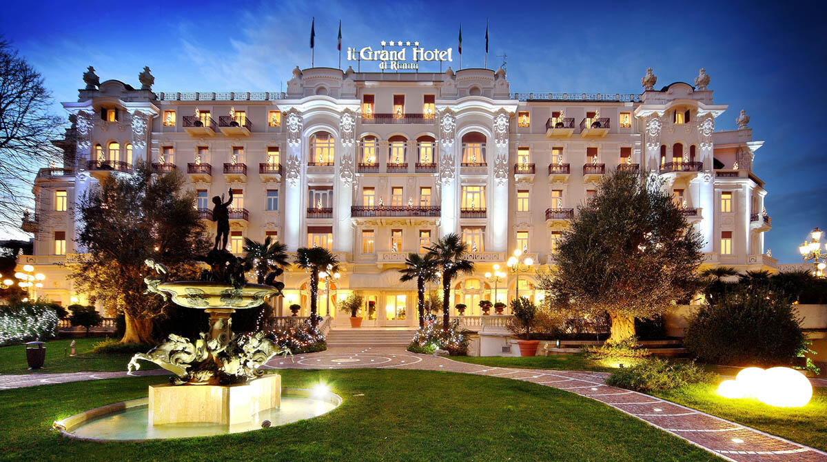 Rapinò col coltello un parroco: è indagato anche per furti al Grand Hotel di Rimini - Grand Hotel di Rimini