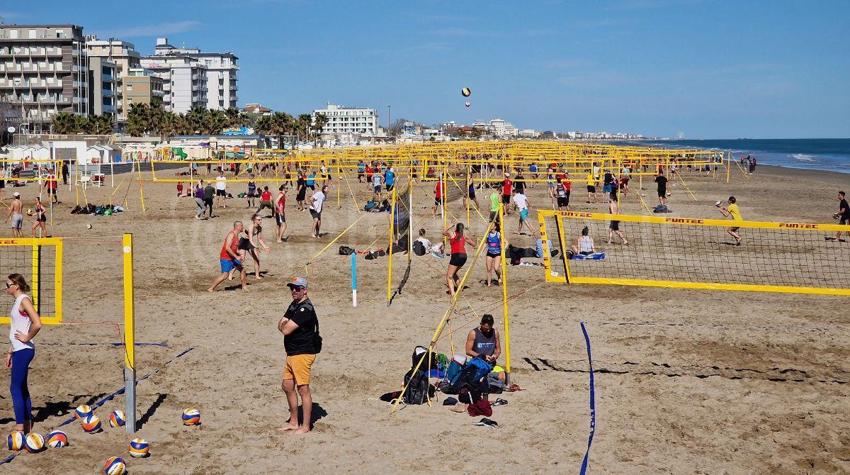 Beachline Festival 2025: a Riccione 1.500 atleti da tutta Europa per il grande beach volley -