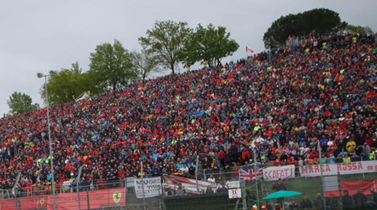 Futuro incerto per il GP di Imola, la partnership con San Marino come possibile soluzione - Tifosi a Imola
Ansa/Sanna