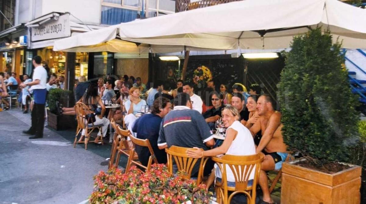 Riccione: la famiglia Urbinati riaccende il "Caffè del Porto" - I momenti d'oro del Caffè del Porto