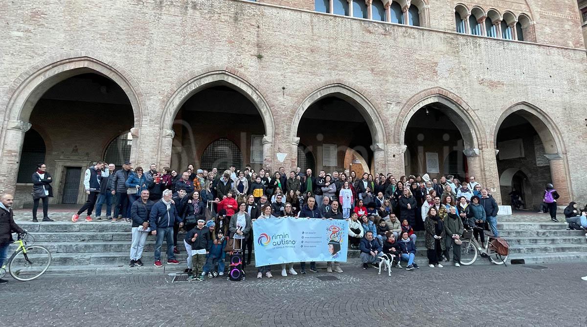 Grande partecipazione alla camminata solidale per la Giornata Mondiale dell’Autismo -