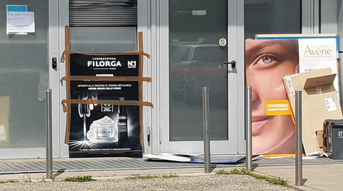 Doppia spaccata nella notte a Rimini: prese di mira farmacia e parafarmacia -