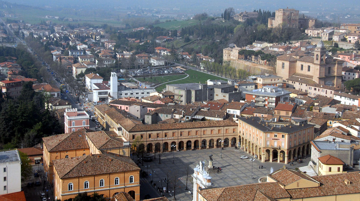 "Santarcangelo è un grande centro commerciale naturale": il comune punta ai contributi per un hub urbano - Photo:Venanzio Raggi