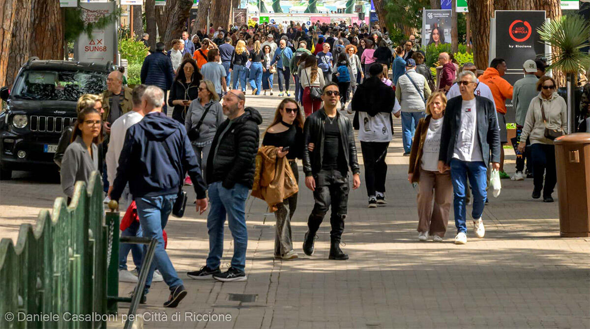 Riccione, lo speciale mercatino di Villa Lodi Fè apre la Pasqua: attesa per Ermal Meta e Cammariere - 