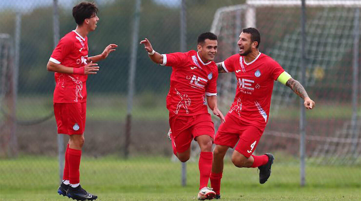 San Marino si salva al 98': con l'Imolese è pari 2-2 - Arcopinto (al centro)