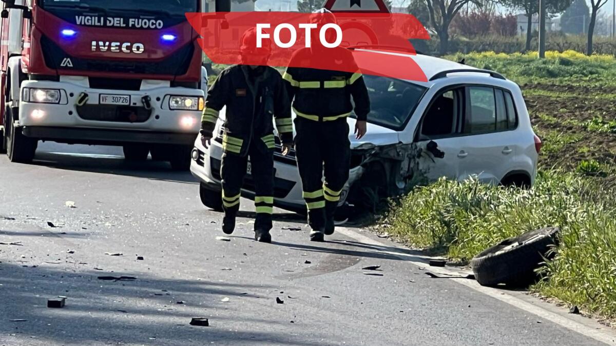 Doppio incidente sulla via Emilia Est: coinvolti camion e due auto -