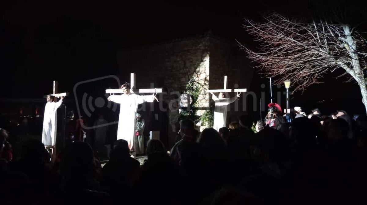 Via Crucis Vivente: a Montegridolfo la 34esima edizione dello storico corteo -