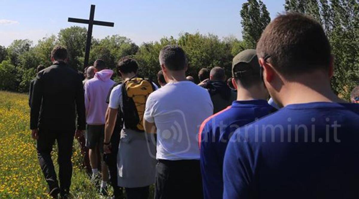 Santarcangelo, attesi in 5000 per la Via Crucis: come cambia la viabilità - La Via Crucis a Santarcangelo di Romagna