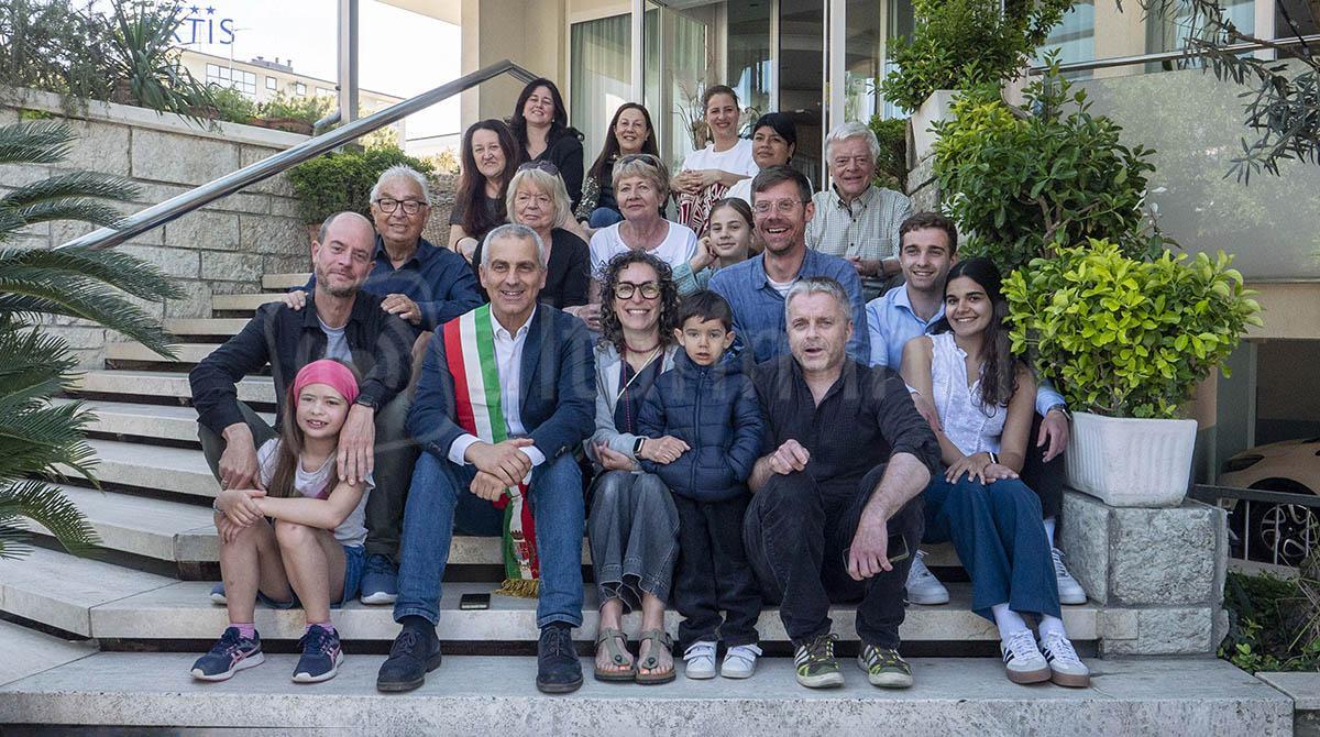 Rimini nel cuore: dal 1973 la famiglia Schneider torna ogni anno all’Hotel Monti - Rimini; 21/04/2025: Comune RN Uff Stampa, Turisti Fedeli hotel Monti.
©Riccardo Gallini /GRPhoto