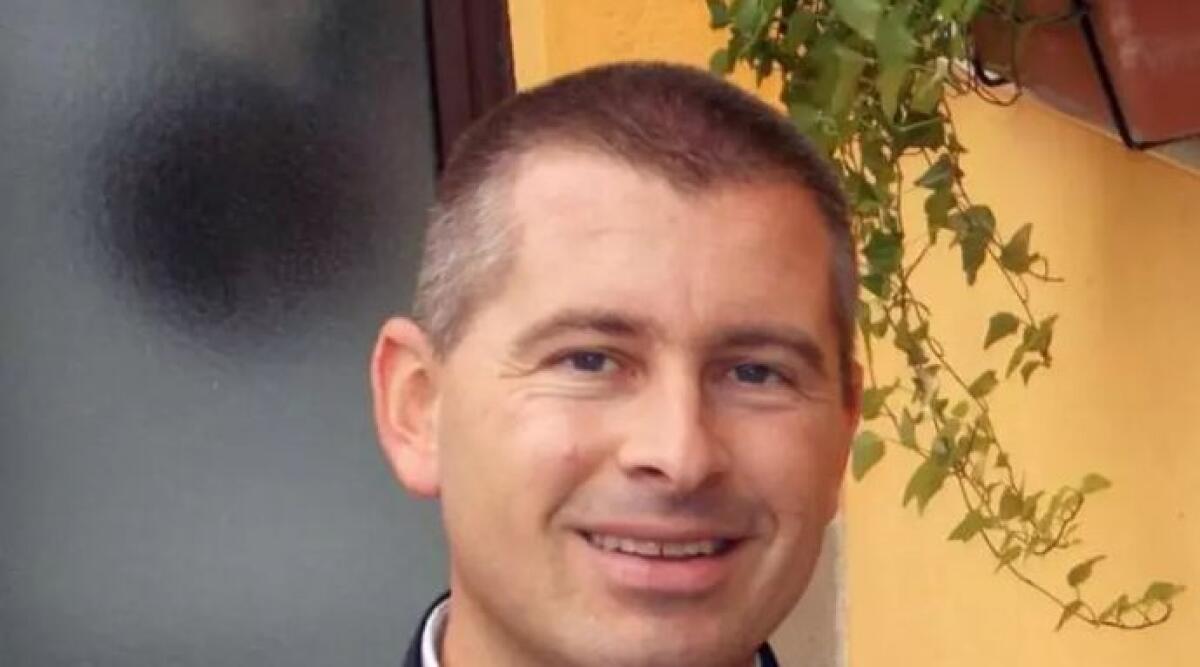 Brescia, sacerdote arrestato per violenza sessuale su minori: abusi dal 2011 - Don Ciro Panigara ai domiciliari: accuse di abusi su minori in due parrocchie bresciane