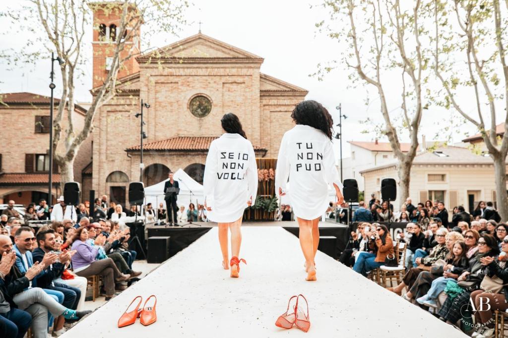 Le foto della “Golden Walk” di Alessia Bocchini