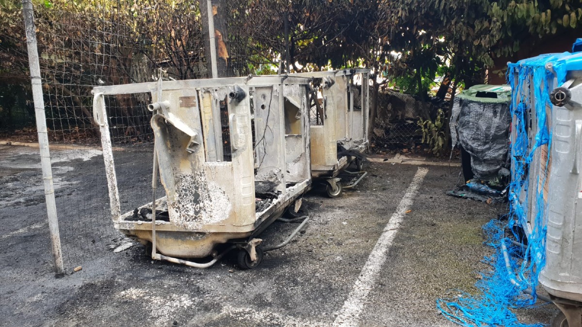Riccione, auto in fiamme nella notte: distrutta la vettura del consulente Barzan