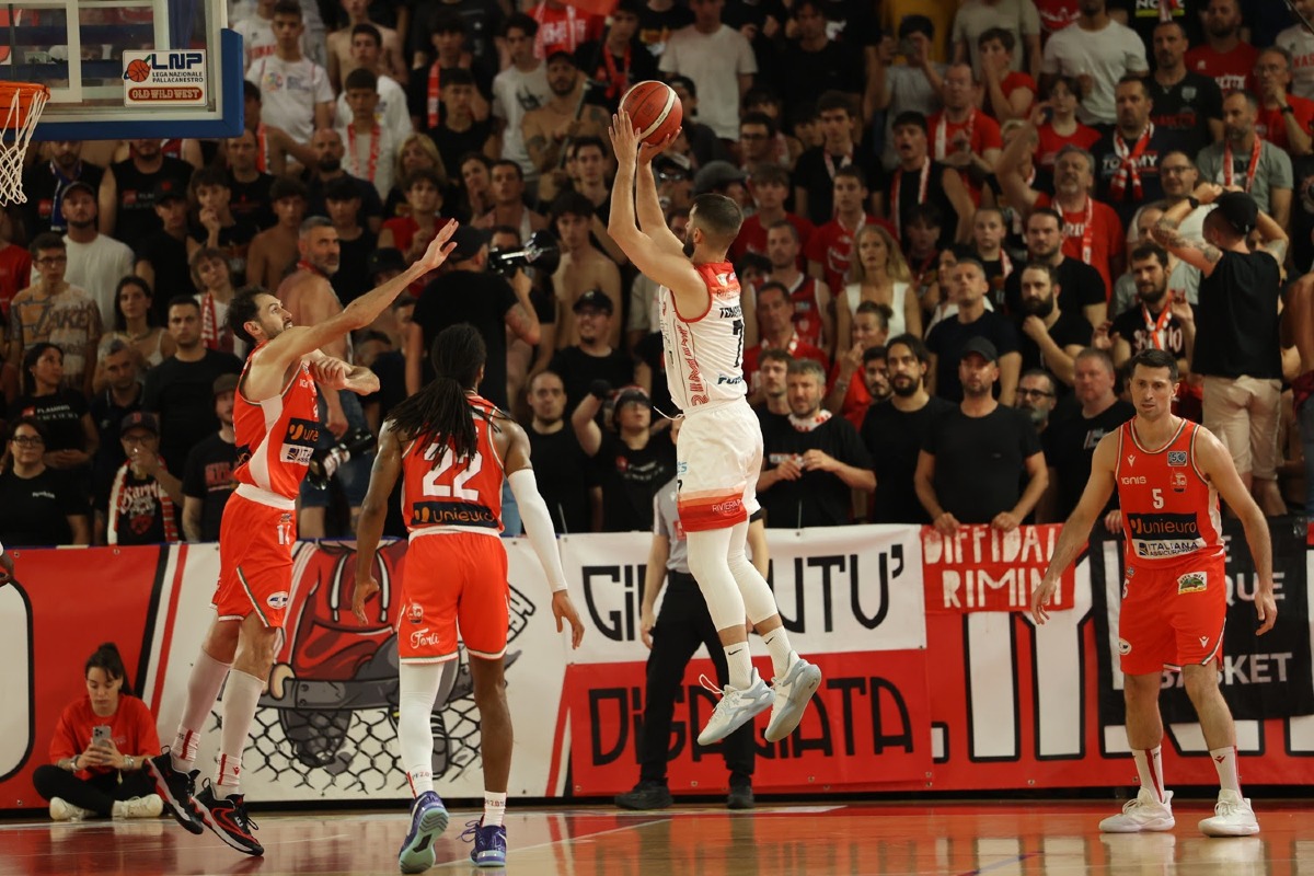 Basket A2, semifinale playoff: anche gara2 a RivieraBanca (83-78) - Foto Nicola De Luigi