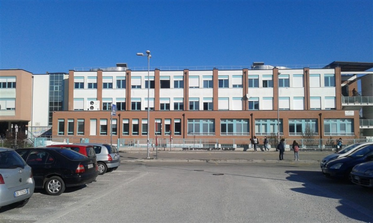 Liceo Serpieri, la Cisl non ci sta: "Narrazioni esasperate contro la scuola"