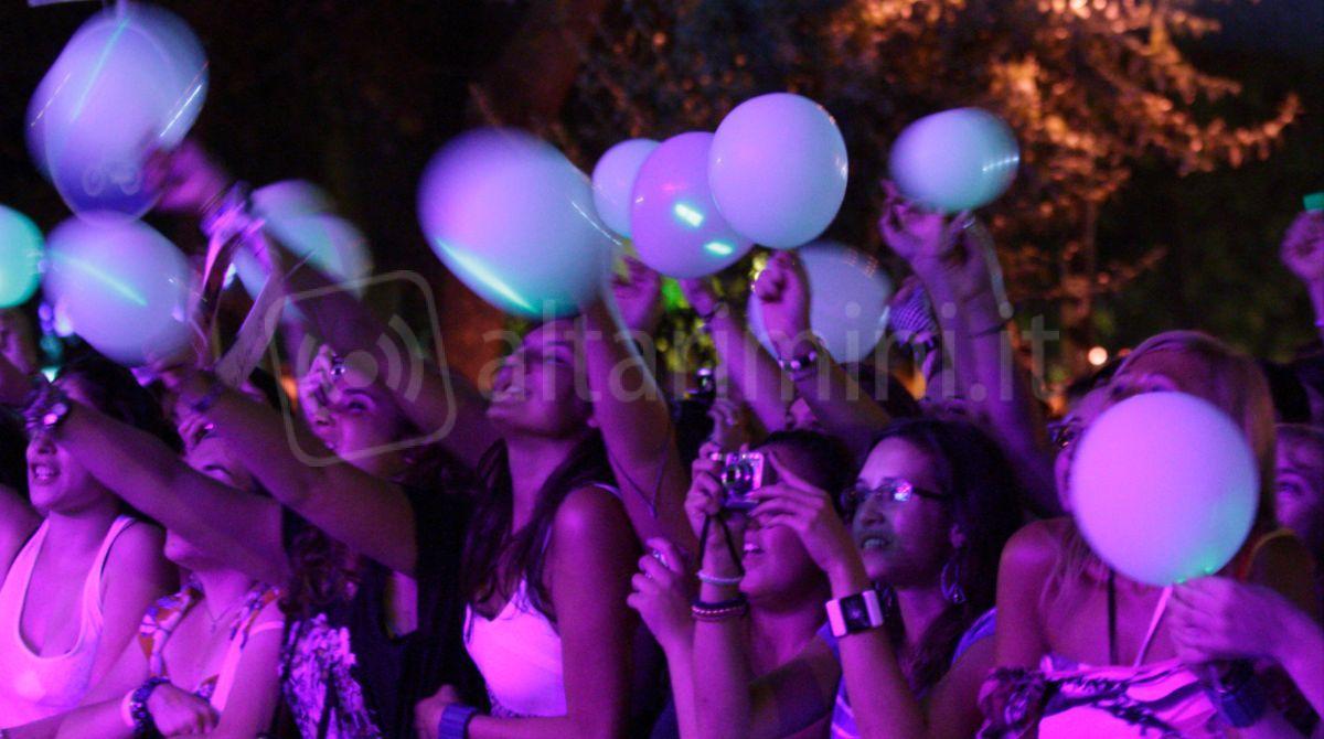 La Notte Rosa 2025 accende la Romagna con musica e spettacoli -