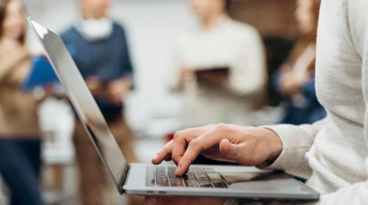 Meno lavoro a parità di salario: più produttività e meno stress. L'appello di Usl - Repertorio