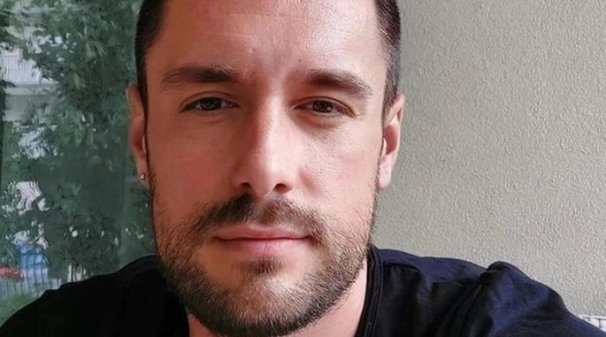 Muore a 34 anni mentre guarda la partita: aperta un’indagine per omicidio colposo - Milan Vujkovic, marinaio di salvataggio