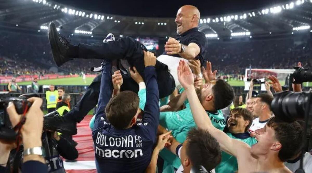 Sindaco di Bologna consegna il Nettuno d’Oro a Vincenzo Italiano: 'Sei uno di noi' - Ph Ansa