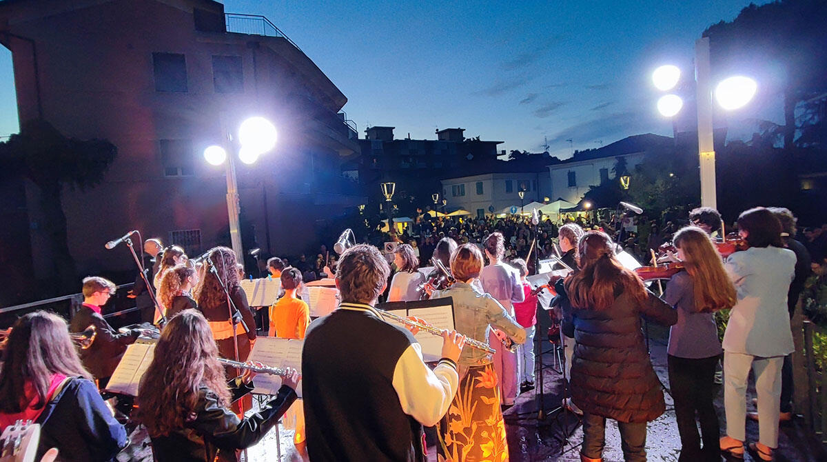 La Borgata che danza: Bellaria Igea Marina celebra la tradizione con la 33° edizione del Festival -