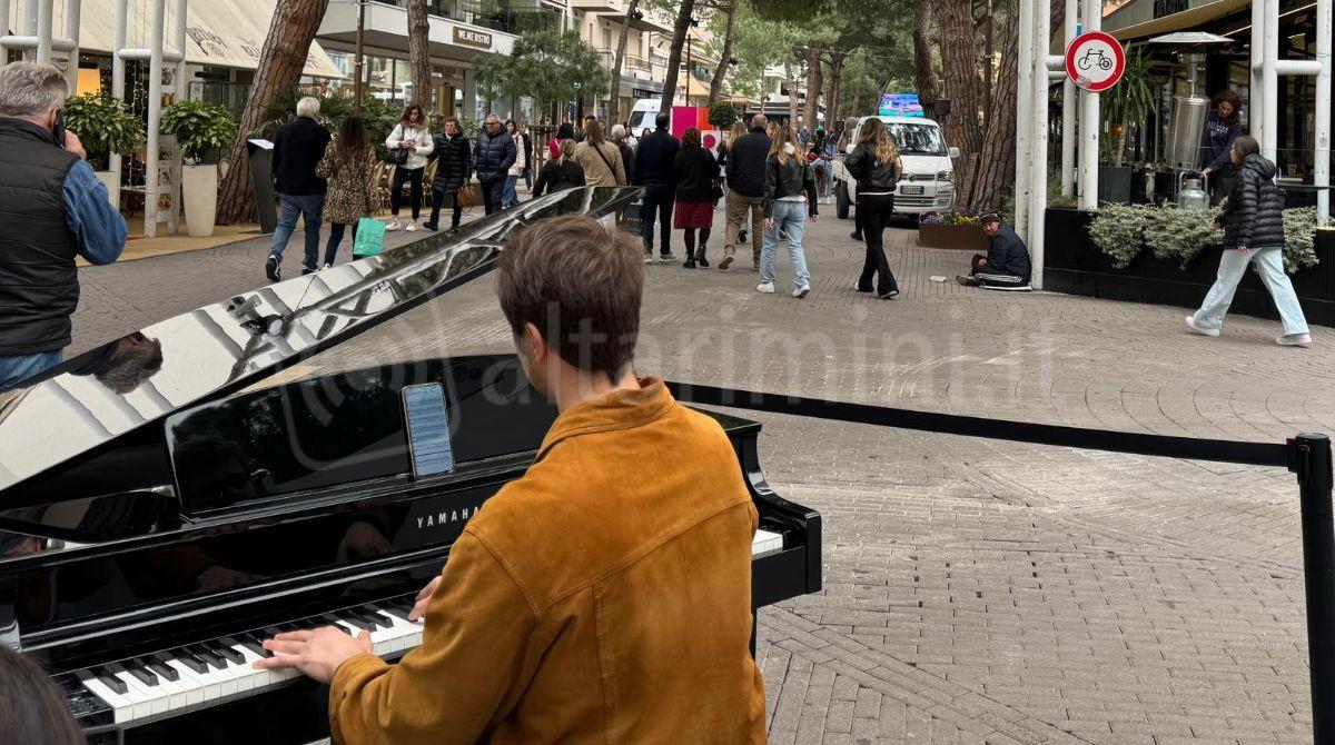 Riccione Piano e Forte: la città si trasforma in un palcoscenico a cielo aperto - 
