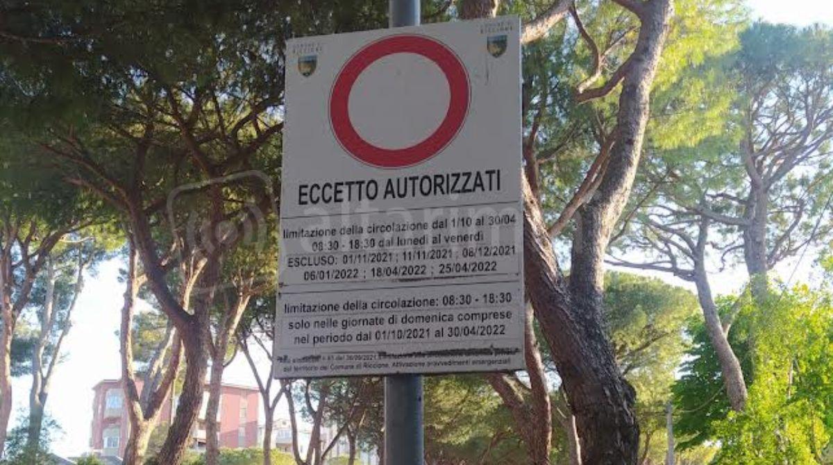 Riccione, "sicurezza e segnaletica nel caos": l’accusa di Fratelli d’Italia al Comune -