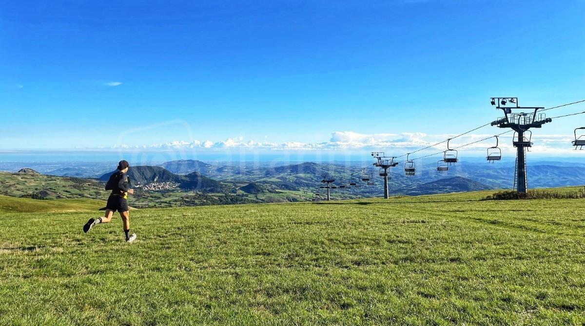 A Villagrande arriva il Monte Carpegna Panoramic Trail: un evento che unisce sport, natura e comunità - Corsa sul Monte Carpegna