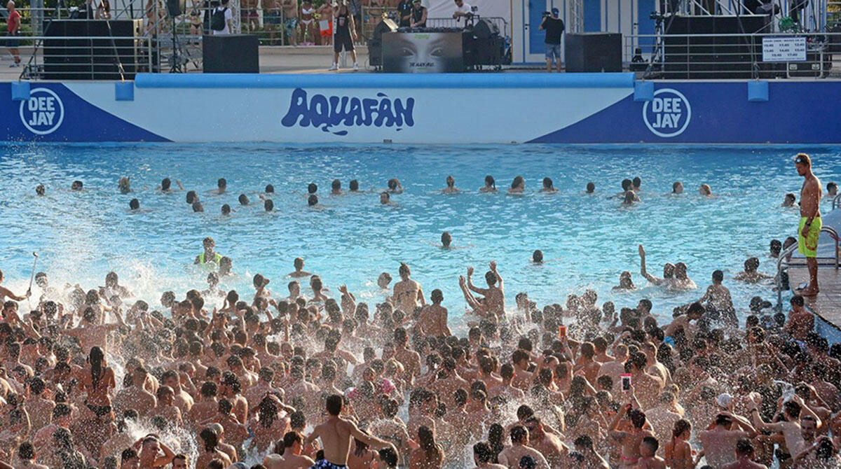 Aquafan riapre a Riccione, un'estate all'insegna di eventi e tante sorprese - Piscina onde di Aquafan, Riccione