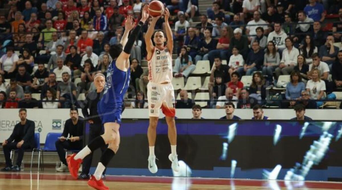 Basket A2, RivieraBanca fa sua gara2 con una super ripresa (78-67): Valtur ko - 