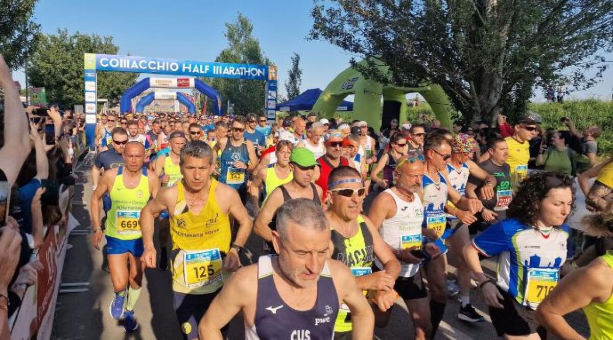 Comacchio Half Marathon 2025: record di partecipazione in uno scenario da sogno - La partenza