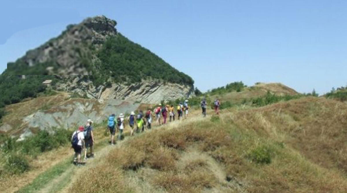 Malore durante un’escursione: muore 60enne nei boschi della Rocca di Maiolo - La Rocca di Maiolo in Valmarecchia