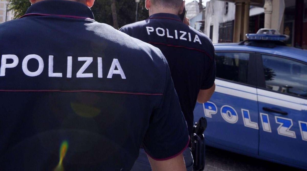 Si scaglia fuori controllo sui poliziotti e semina il panico al Marecchia Dream Fest - Archivio