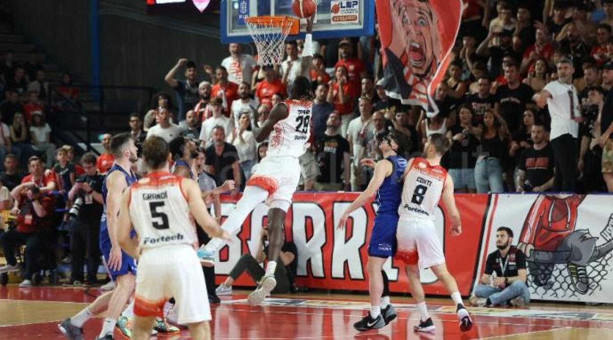 Basket A2, quarti playoff: in gara1 hurrà RivieraBanca al fotofinish su Brindisi (88-84) -