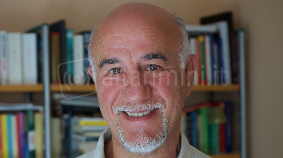 Due lingue a confronto: Antonio Morgagni presenta il suo libro a Rimini -