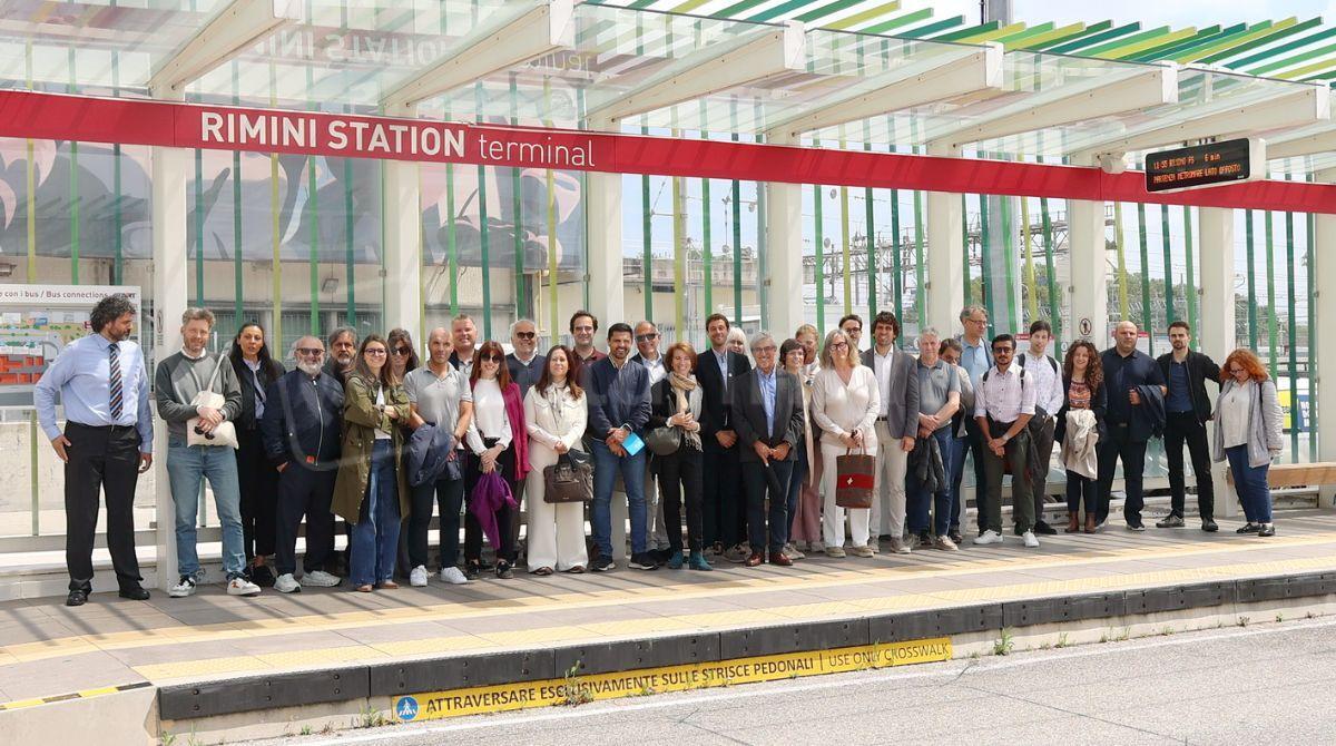 Rimini capitale della mobilità elettrica: esperti europei a confronto sul futuro del Metromare -