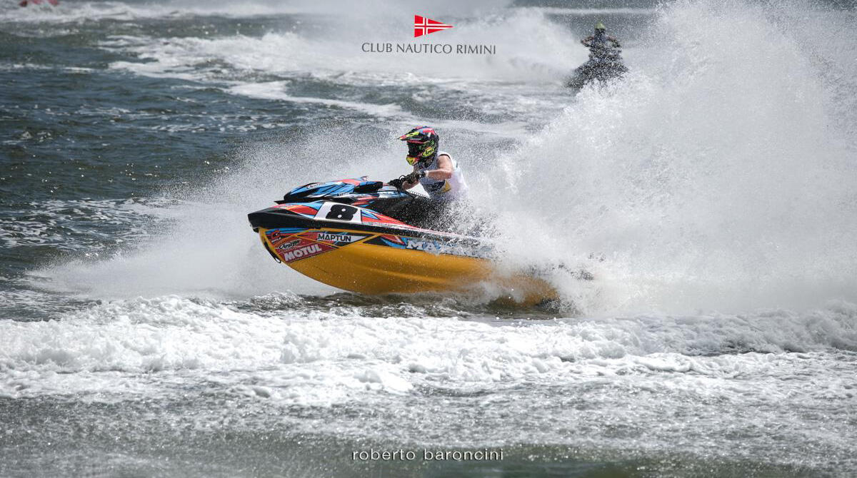 Mare di adrenalina: a Rimini oltre cento piloti per il Campionato Moto d’Acqua 2025 - Foto di Roberto Baroncini
