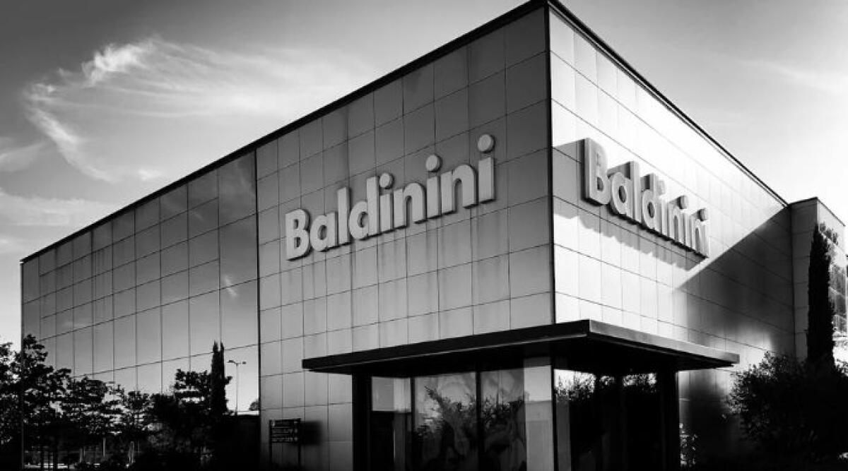 Baldinini chiude la produzione: crisi nera per il distretto calzaturiero di San Mauro - La sede dell’azienda di San Mauro Pascoli