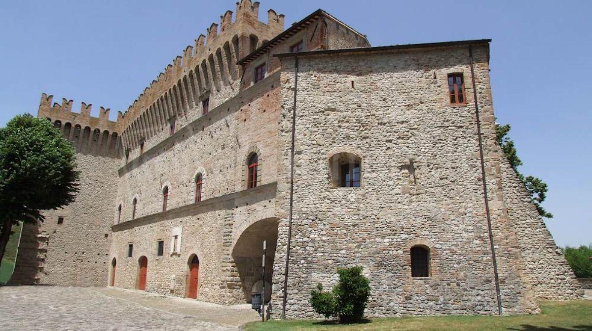 Maggio dei Libri 2025: Rimini celebra la storia locale con "Gli Oliva" - Piandimeleto