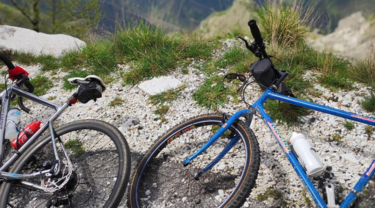 'Sulle ruote della Liberazione': studenti in bici da Massa a Pesaro per celebrare la Libertà -